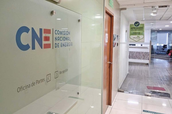 <p>Radiografía a la CNE: dotación no supera las 100 personas y ausentismo laboral alcanza mayor nivel en cinco años</p>