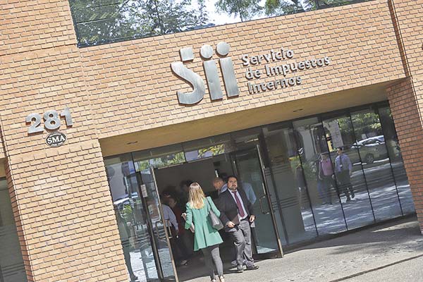 <p>Más de 8 millones suman las personas exentas del impuesto a la renta en Chile durante 2024</p>