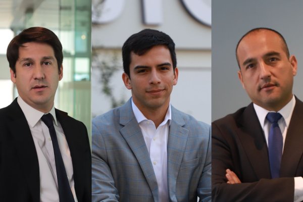 <p>De izquierda a derecha: Felipe Jaque, Marco Correa y César Guzmán.</p>