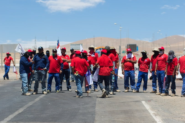 <p>Agitación en sindicatos mineros: Operadores remotos de Lundin vota la huelga y supervisores de mina de los Luksic adelanta su rechazo a última oferta</p>