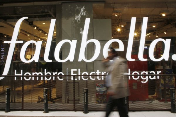 <p>Falabella advierte impacto "acotado" en ventas de 2025 por menor afluencia de argentinos y jornada electoral</p>
