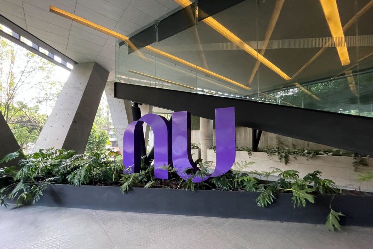 <p>Acción de Nubank se dispara: firma reporta ganancias récord y supera los 127 millones de clientes en el tercer trimestre</p>