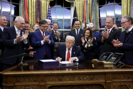 Termina el cierre del gobierno en EEUU: Trump firma el proyecto de ley de gastos tras una ajustada votación en la Cámara de Representantes