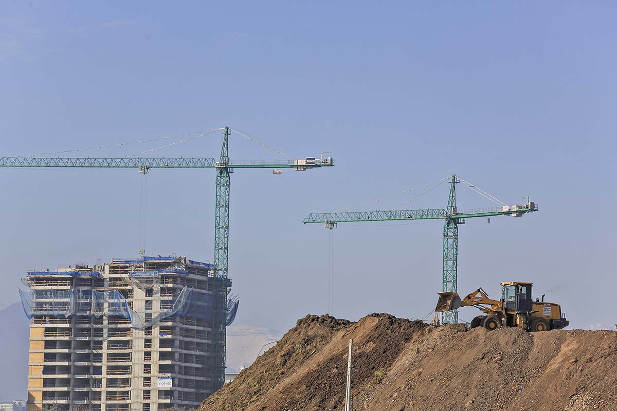 <p>PIB en 2% y la inflación en la meta: las proyecciones económicas para los cuatro años venideros</p>