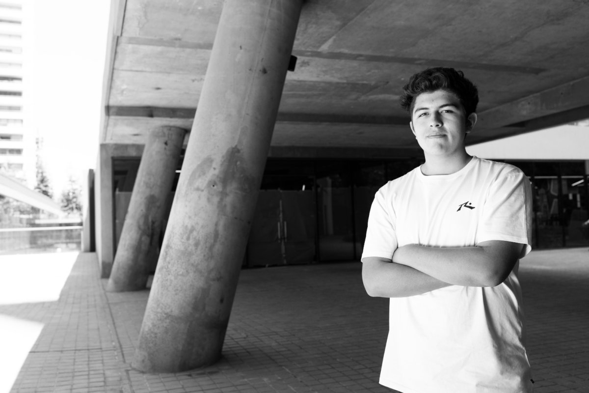 <p>De Villarrica a Europa y EEUU: el arte del adolescente Max Torres</p>