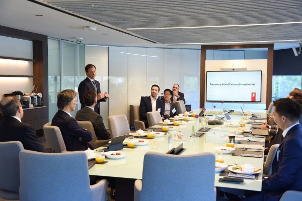 <p>Fiera Capital, Ashmore, Abu Dhabi Investment Authority: la agenda de los fondos globales que visitaron Chile</p>