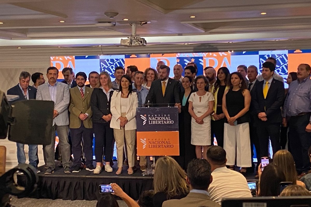 <p>Johannes Kaiser reafirma su apoyo a Kast en segunda vuelta: "Mi contribución al país también está en este respaldo"</p>