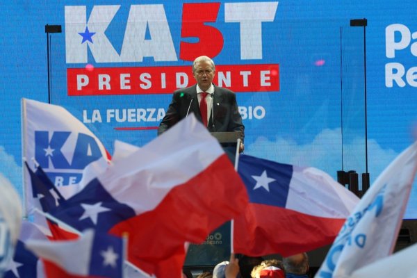 <p>José Antonio Kast ofrece discurso: "La tercera es la vencida; vamos por más"</p>