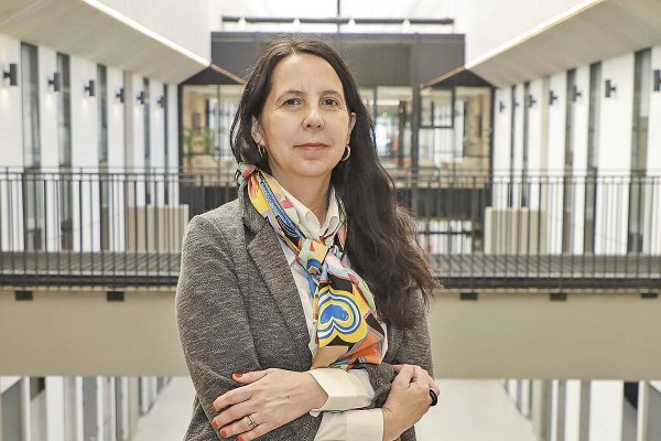 <p>Claudia Martínez, del Instituto de Economía UC y eventual victoria de Kast en segunda vuelta: “Es imposible dar por sentado nada considerando la volatilidad del electorado”</p>