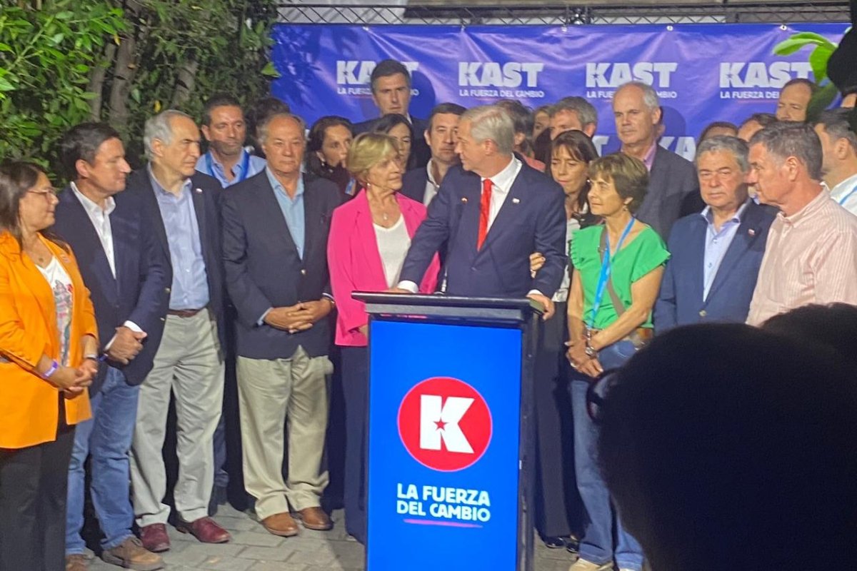 <p>Evelyn Matthei reconoce la derrota y anuncia respaldo a Kast: “Es sumamente importante que no continué este Gobierno en el poder"</p>