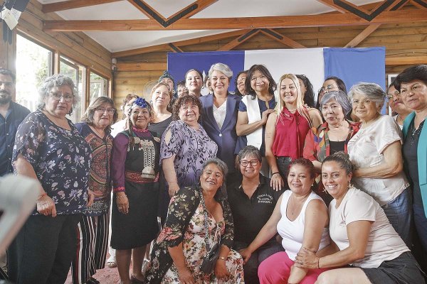 Las primeras definiciones de Jara: reuniones, análisis de programas y críticas a Quiroz