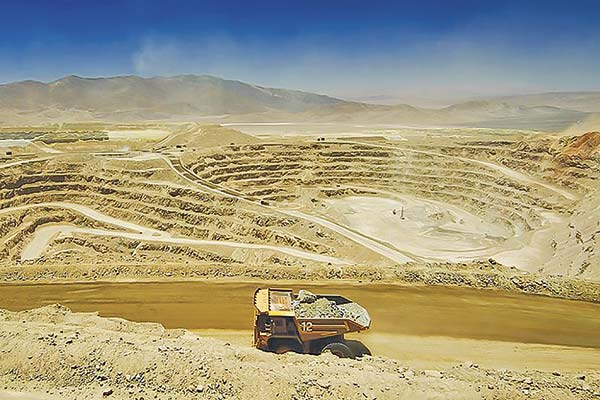 <p>Minera Lomas Bayas de la gigante Glencore presenta proyecto de US$ 103 millones para extender su vida útil desde 2030 a 2038</p>