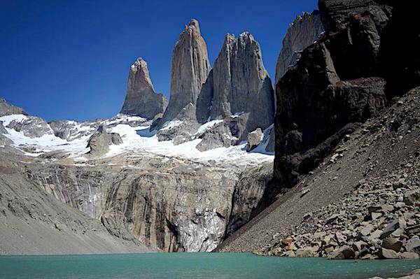 <p>Cinco turistas extranjeros fallecen en el parque nacional Torres del Paine tras intensa y sorpresiva tormenta de nieve</p>