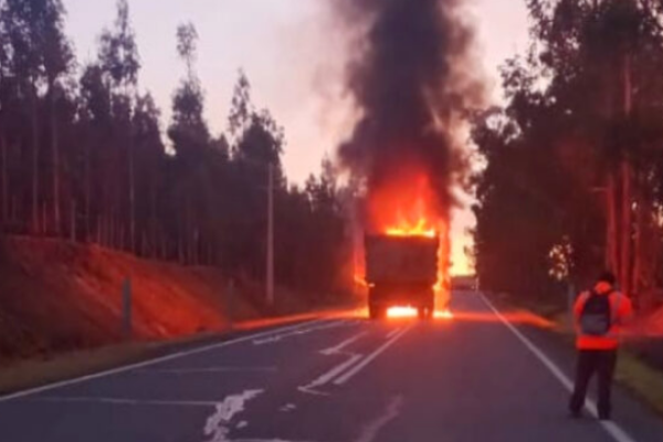 <p>Nuevo atentado golpea a La Araucanía a menos de un 24 horas de encuentro del ministro de Seguridad con empresarios por violencia en la zona</p>