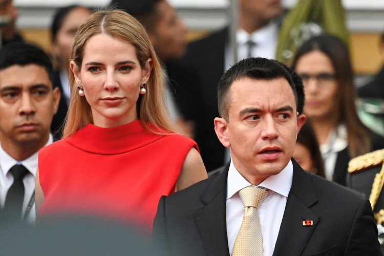 <p>Ecuatorianos rechazan en referendo propuesta de bases militares extranjeras y nueva Constitución impulsadas por Noboa</p>