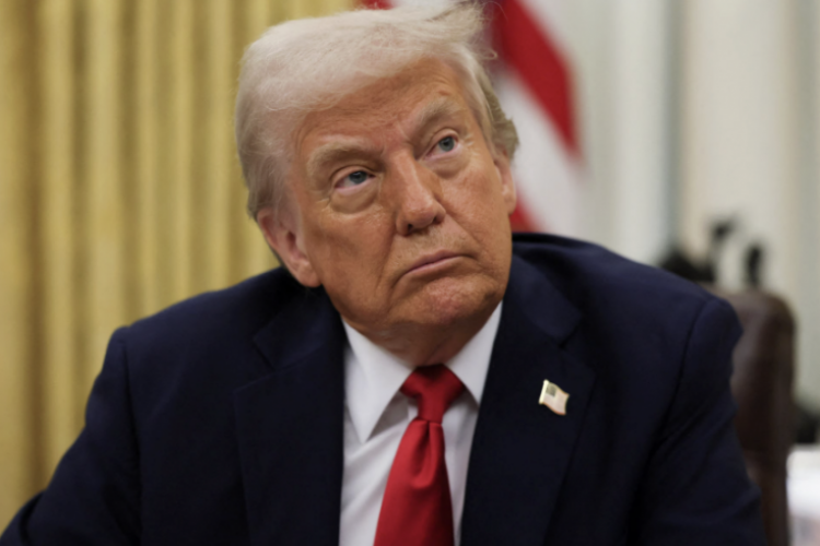 <p>Pese a estar dispuesto a dialogar con Maduro, Trump no descarta el despliegue de tropas en Venezuela</p>