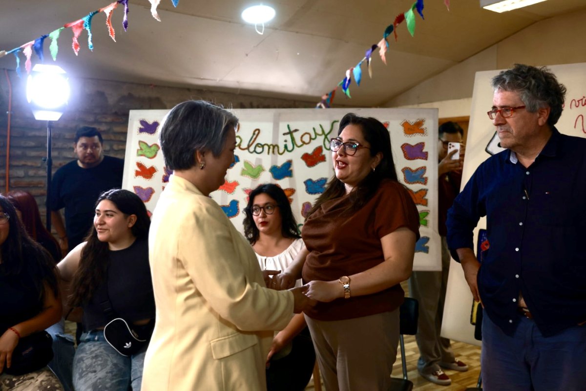 <p>"Pie cero" para compra de viviendas de Matthei destaca entre casi 30 medidas de otros candidatos que Jara sumará a su programa</p>