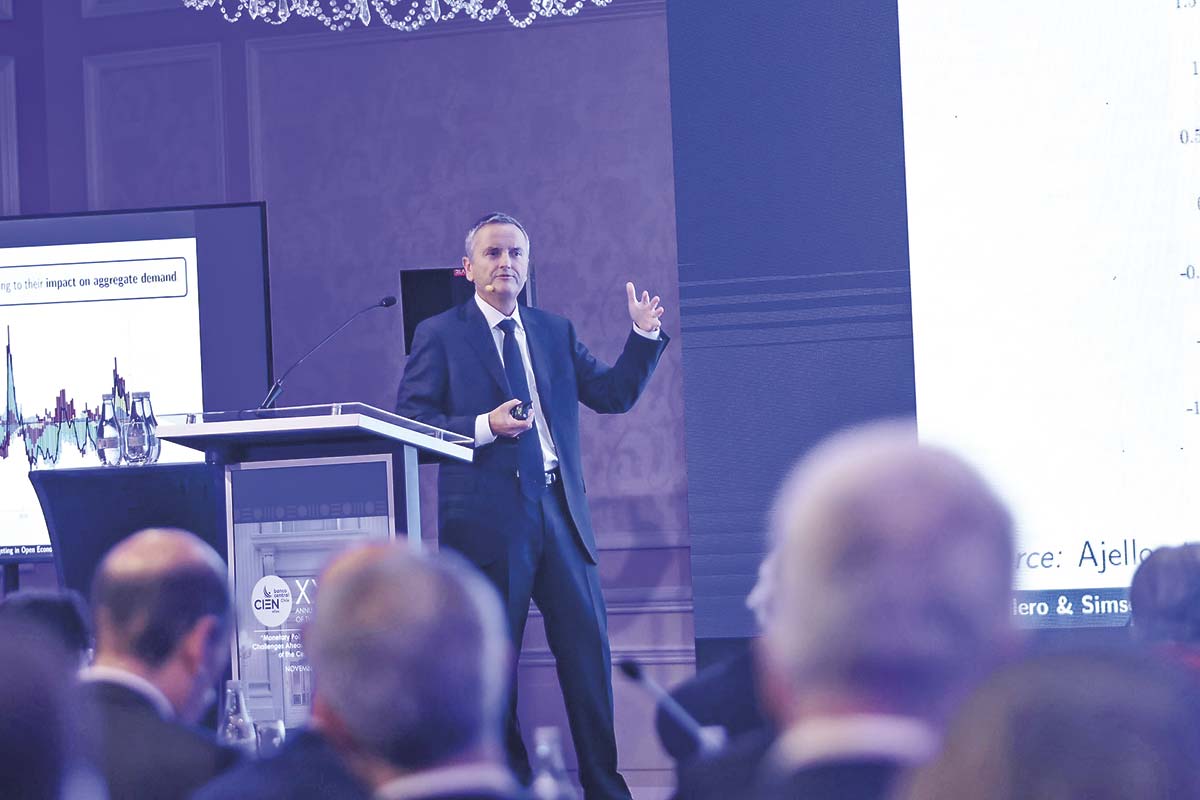 <p>El académico del MIT, Ricardo Caballero, fue uno de los protagonistas este jueves en el Hotel Ritz-Carlton.</p>