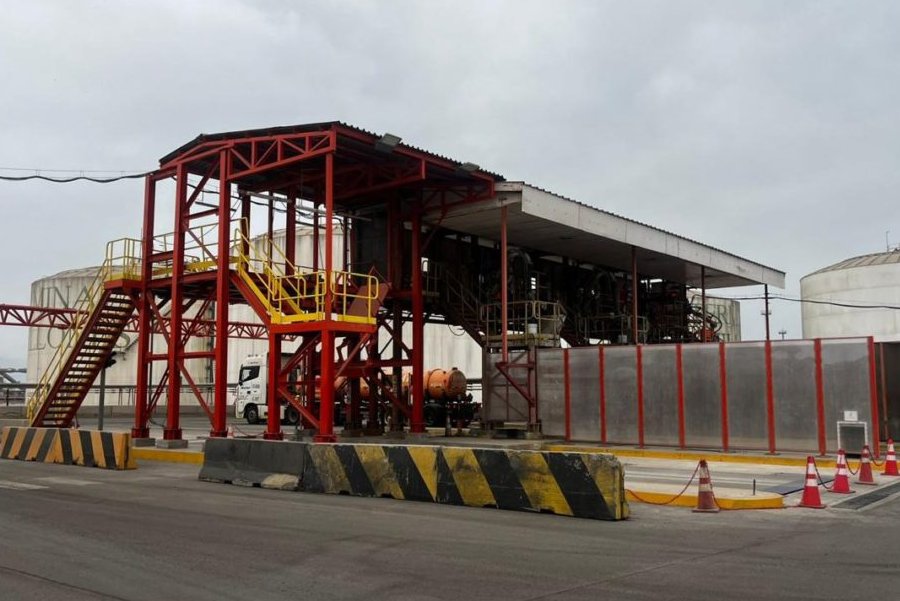 <p>Puerto Mejillones amplía su capacidad rodoviaria con la instalación de una cuarta estación para carga de camiones</p>