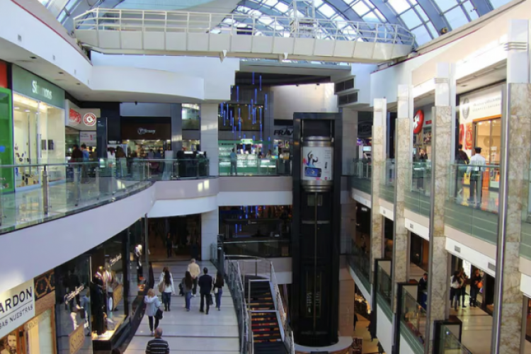 <p>Más marcas internacionales llegan a los centros comerciales de Argentina: Sandro, Adolfo Domínguez y Montblanc ya firmaron su ingreso</p>