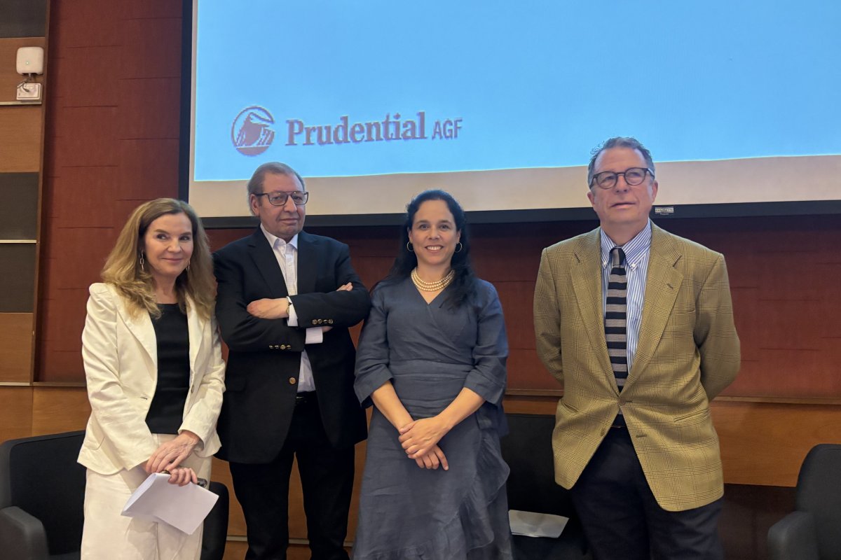 <p>Sebastián Edwards advierte otros cuatro años de estancamiento y cuestiona la capacidad de diálogo de Kast: “No sabe negociar”</p>