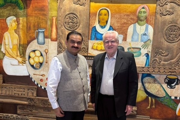 <p>Codelco firma inédita alianza con gigante indio Adani para explorar nuevos proyectos de cobre en Antofagasta y Atacama</p>