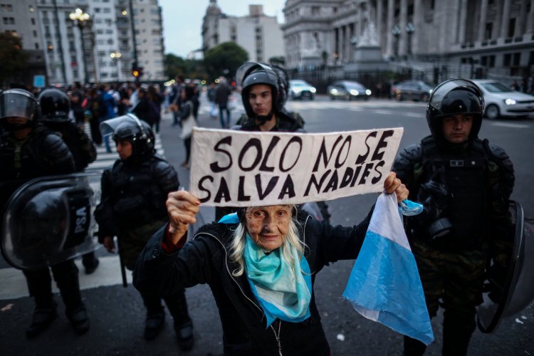 <p>Reformas estructurales: las claves y obstáculos de los proyectos laboral y tributario que Milei llevará al Congreso</p>