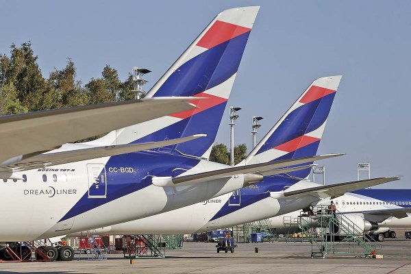 <p>EEUU anuncia nueva fase de operaciones en Venezuela tras cancelaciones de vuelos, incluida Latam, por alerta aérea</p>