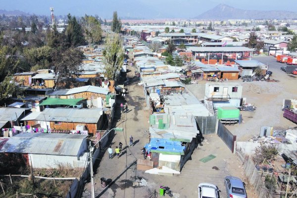 En antesala del primer cara a cara: las cifras de pobreza en Chile que desafían las miradas de Kast y Jara