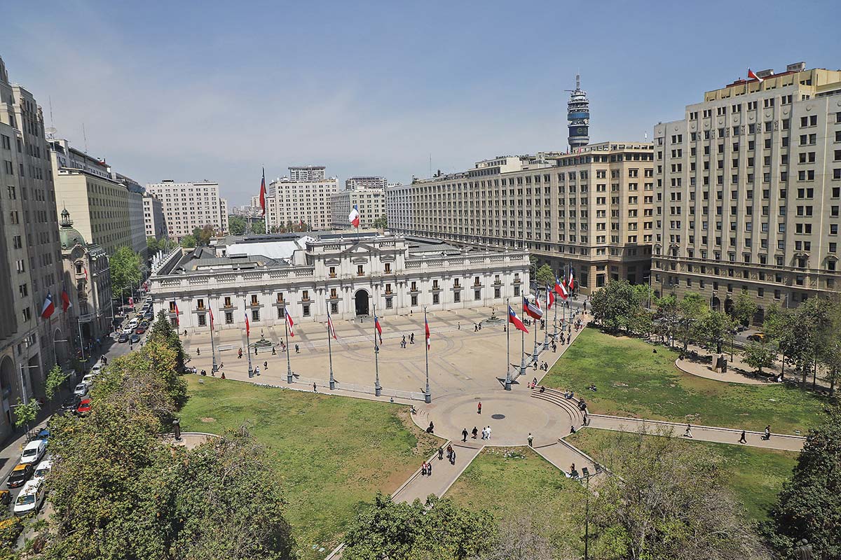 <p>Funcionarios públicos dan puntapié inicial a negociación de reajuste y piden alza salarial real de 2%</p>