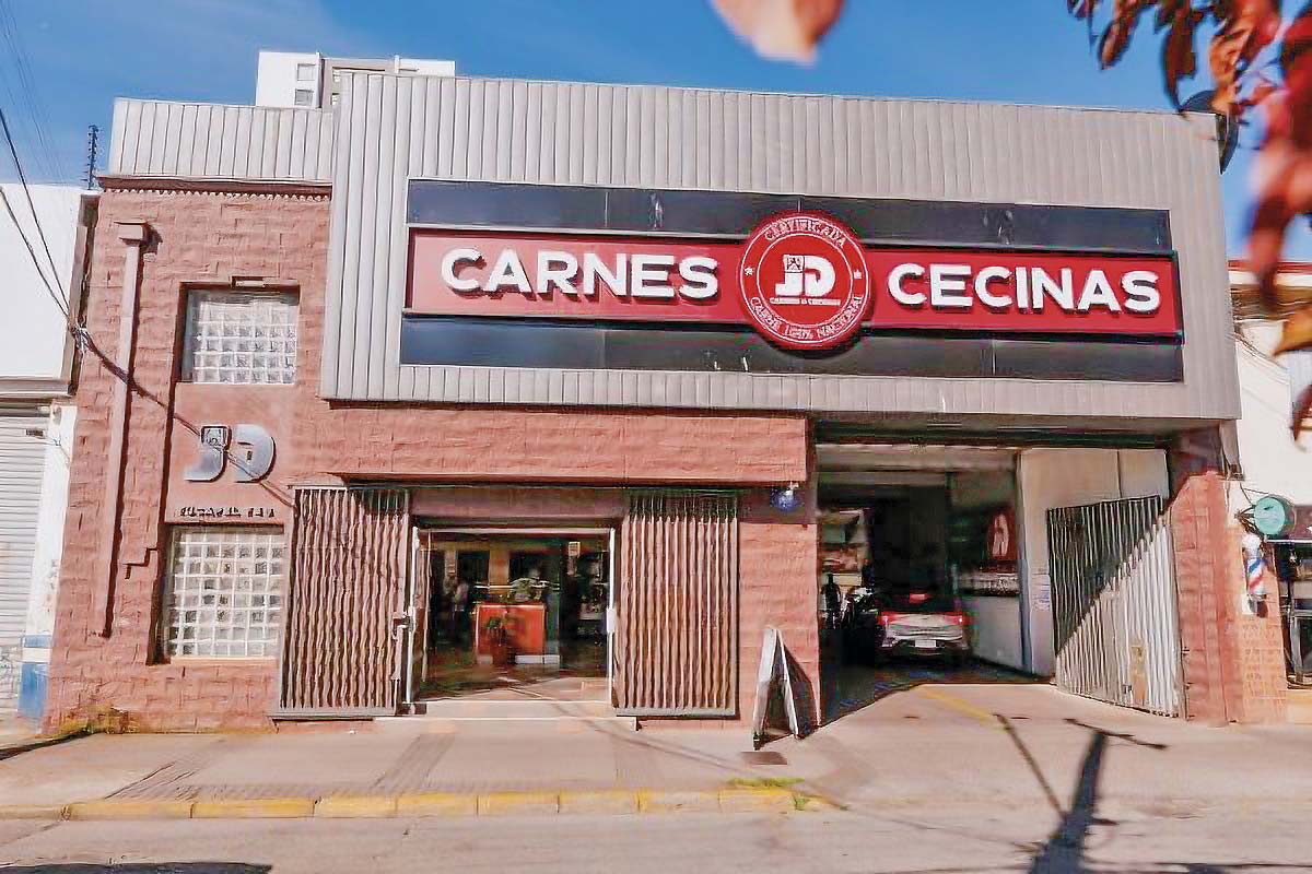 <p>Carnes y Cecinas JD, grupo que nació como carnicería hoy abarca desde grano para ganado hasta su propio restaurante</p>