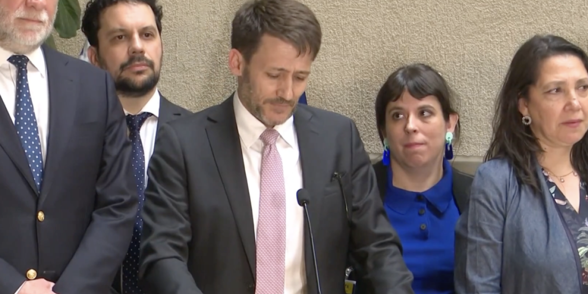 <p>Ahora en DF | Pardow tras rechazo de AC en el Senado: “No tengo intención más que asumir las críticas políticas con humildad”</p>