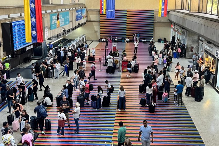 <p>IATA pide a Venezuela reconsiderar la decisión de revocar la concesión a seis aerolíneas, entre ellas Latam, Avianca y Gol</p>