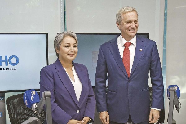 <p>Jara se suma al llamado de Kast y pide al Gobierno “soluciones concretas” para enfrentar la situación de los migrantes en la frontera con Perú</p>