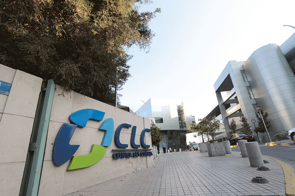 Clínica Las Condes firma convenio docente con Universidad Andrés Bello por unos US$ 37 millones