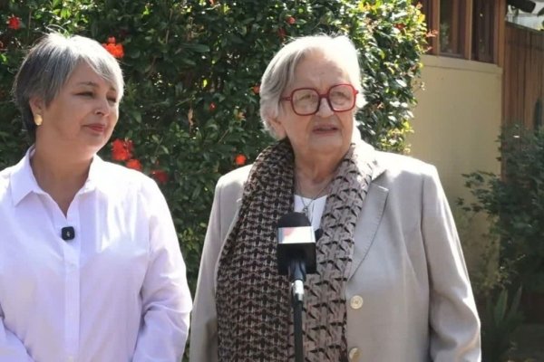 <p>Ahora en DF | Jara se reúne con Luisa Durán, esposa del expresidente Ricardo Lagos</p>