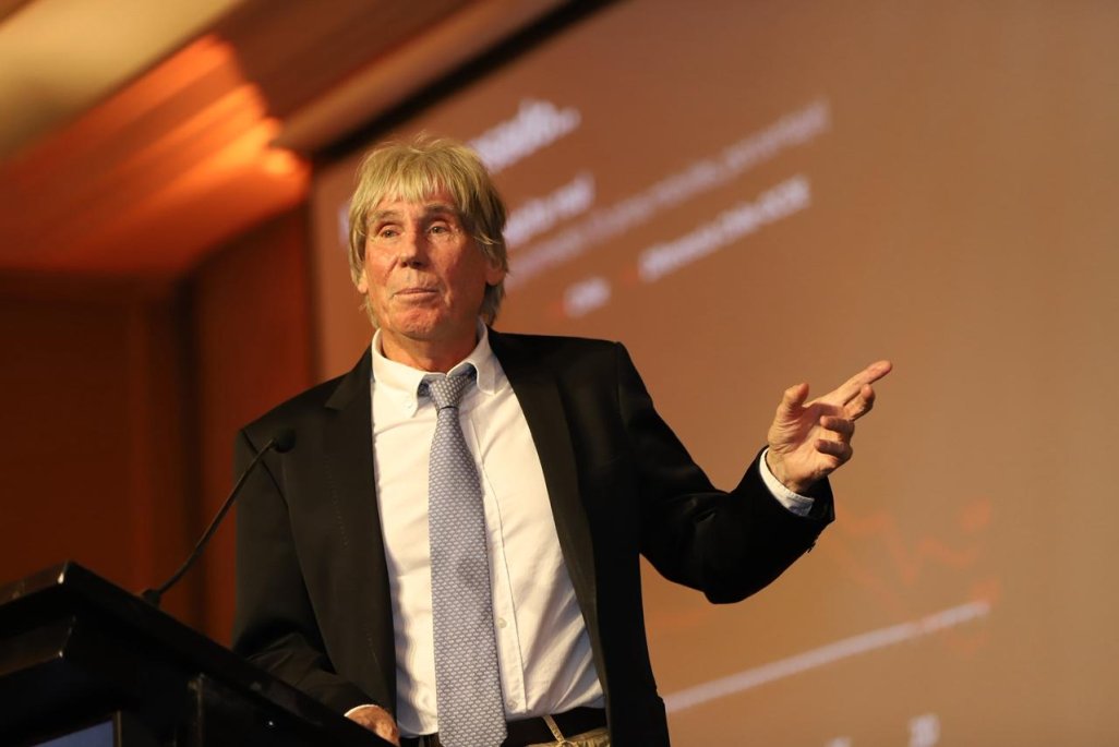 Büchi propone un nuevo enfoque para el crecimiento económico en Chile