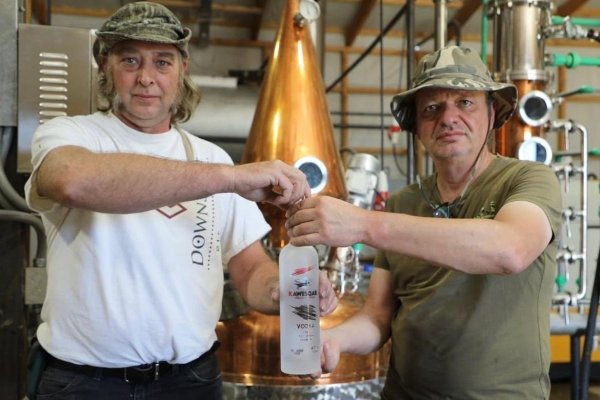 <p>El búlgaro que abrió la destilería más austral del mundo en la Patagonia chilena</p>