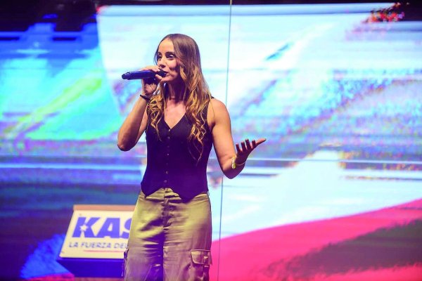 <p>Mara Sedini: La voz de Kast</p>