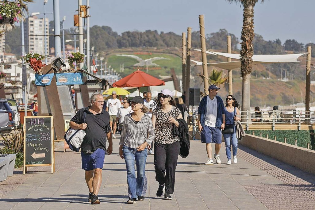 Región Metropolitana y Valparaíso lideran aumento en alojamiento de turistas