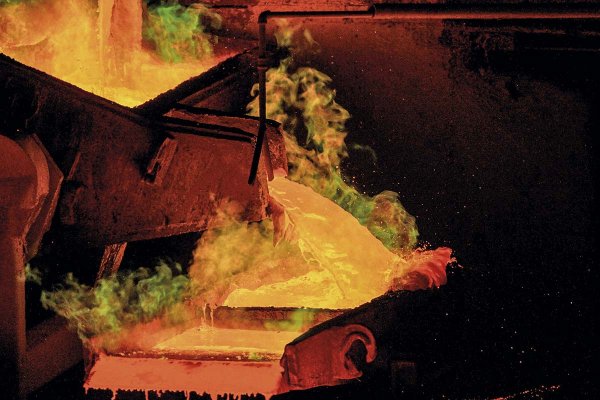 <p>Cobre llega a su mayor nivel del año por menor oferta y temor de restricciones en China</p>