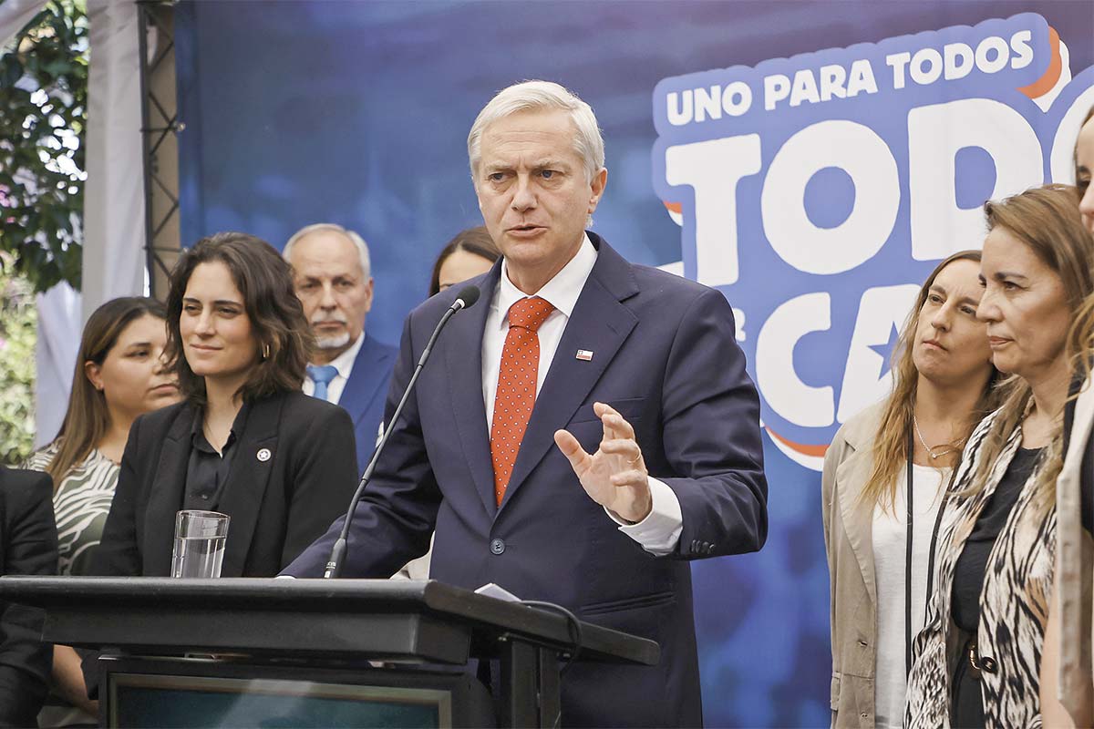 <p>El candidato republicano habló de opciones para hacer el nombramiento. Foto: Aton Chile</p>