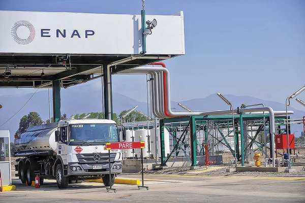 <p>Los viajes internacionales de directores de Enap: Laura Albornoz gastó $ 38 millones y Nolberto Díaz $ 134 millones</p>