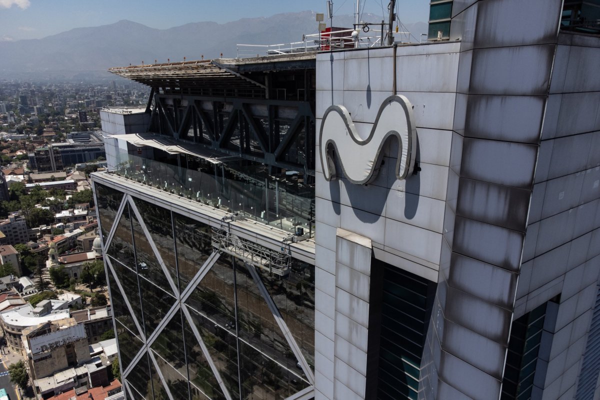 <p>Entel rompe pacto con América Móvil y va en solitario tras Telefónica en Chile</p>