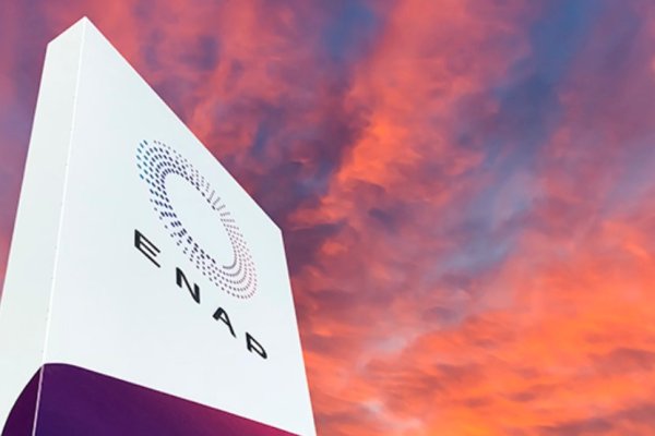 <p>ENAP explica los millonarios viajes de Laura Albornoz y Nolberto Díaz: se justifican si hay "un apoyo para su rol" como directores</p>