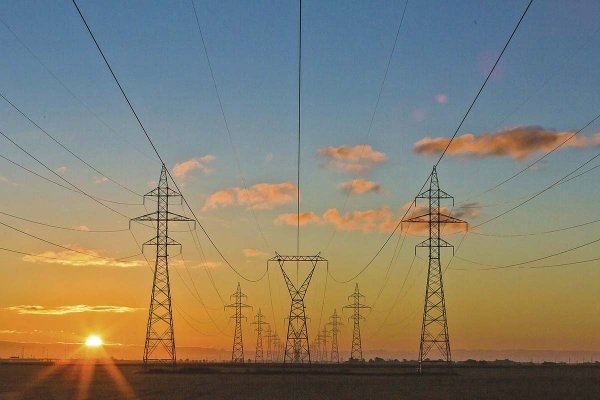 Gobierno no descarta más sobrecobros y estima que en dos semanas sabrán impacto en tarifa