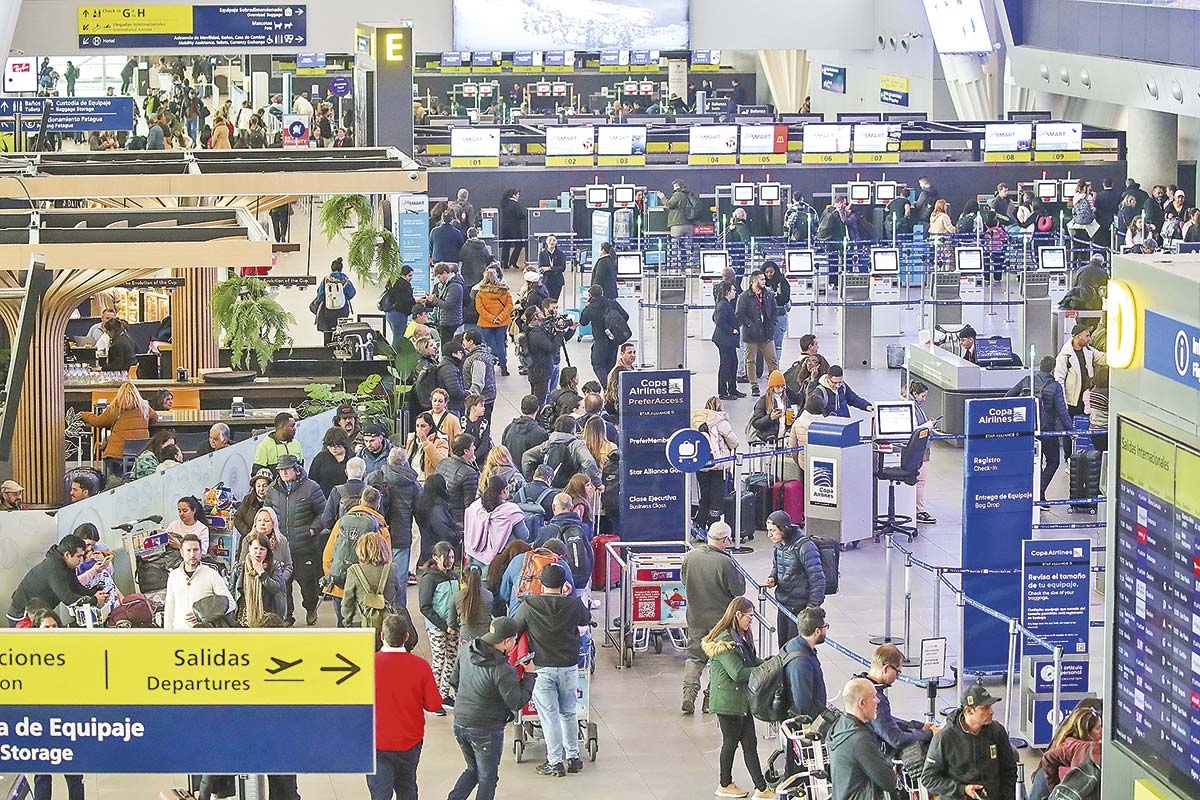 <p>Congreso despacha a ley proyecto que obliga a aerolíneas a entregar listado de pasajeros a las policías</p>