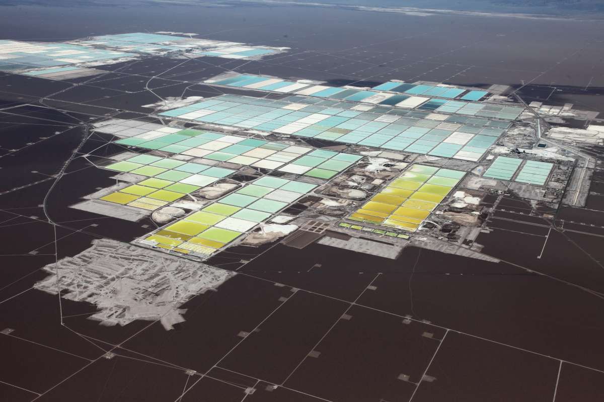 <p>SQM vuelve al mercado chileno tras siete años y recauda más de US$ 400 millones con el tercer bono híbrido en la historia del país</p>