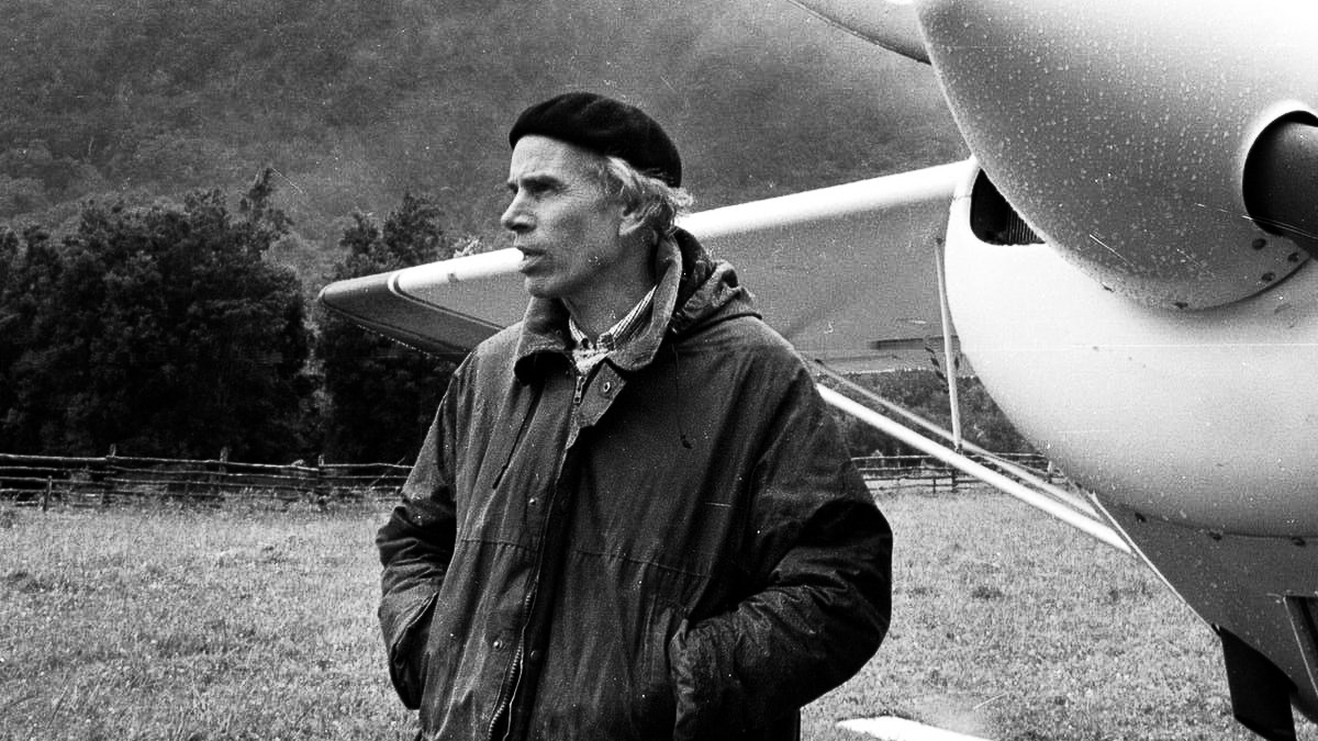 <p>A diez años de su muerte, tres relatos cercanos recuerdan a Douglas Tompkins</p>