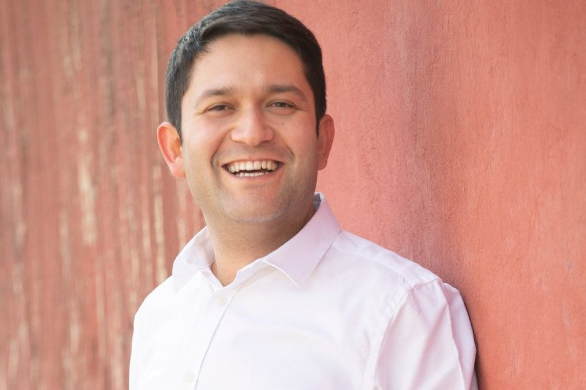 <p>César Valenzuela (PS): “Es bien importante que la ciudadanía no haya entregado a nadie la posibilidad de pasar la aplanadora (en el Congreso)"</p>